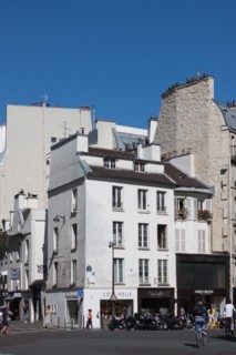 Angle rue de Grenelle et rue Du Cherche Midi, Carrefour