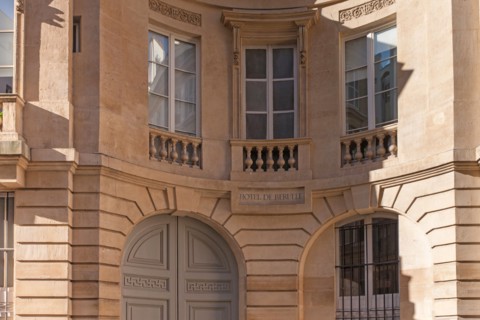 15 rue de Grenelle, Hôtel De Berulle