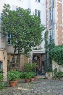 3 Cour De Rohan,  Georges Bataiille Y Habitat (Chez Balthus)