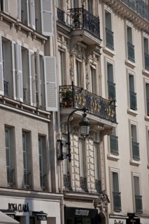 86 rue du Faubourg Saint Honoré, Face A L'Elysee