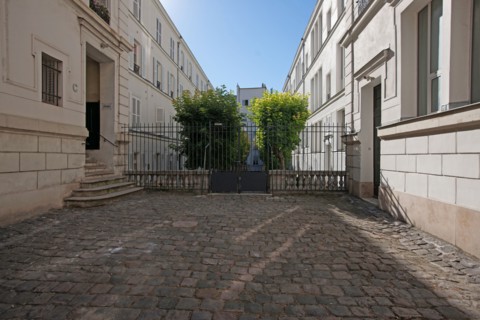 8e Arrondissement, 1Rue Lord Byron