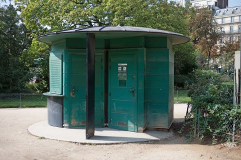 Square Marigny, Le Guignol Et La Dame Pipi De Proust