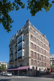 132 boulevard Richard Lenoir, Simenon Y Situa L'Habitation Du Commissaire Maigret