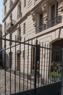 17 rue Campagne Première, Grille Et Cour