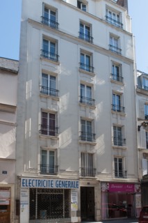 54 rue Legendre, Paul Eluard vécut au 5 E Etage