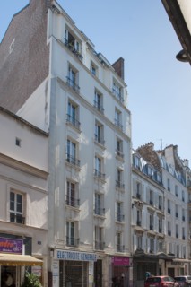 54 rue Legendre, Paul Eluard vécut au 5 E Etage