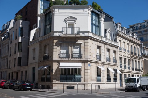 2 rue Fortuny, Angle Avec La Ru De Prony