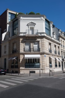 2 rue Fortuny, Angle Avec La Ru De Prony