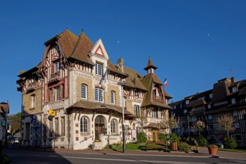 Poste et mairie de Blonville-sur-Mer