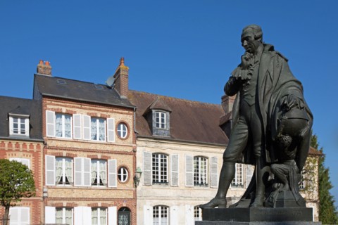 Beaumont-en-Auge, Normandie, Statue de Simon de Laplace