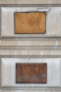 Lyon, plaque demontee