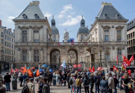 Lyon, manifestation devant l'Hôtel de Ville