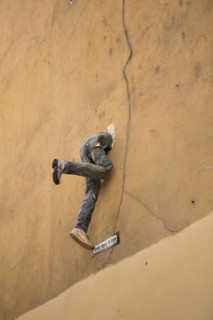 Lyon, oeuvre "Droit dans le mur"