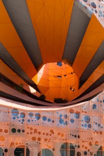 Lyon, Immeuble "Le Cube Orange" dans le quartier Confluence