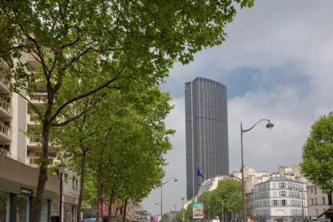 Paris, Tour Montparnasse vue depuis l'Avenue du Maine