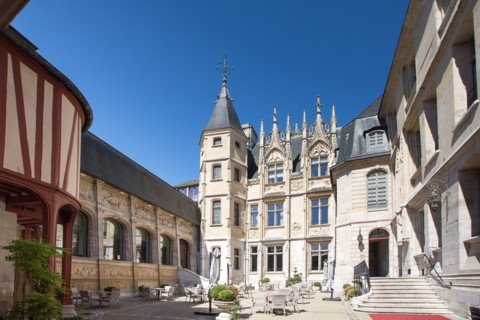Rouen, Hôtel de Bourgtheroulde