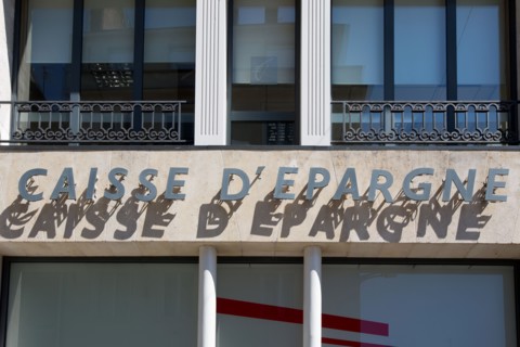 Rouen, enseigne de la Caisse d'Epargne