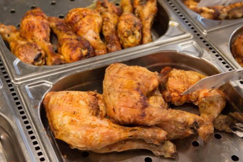 France, Région Ile de France, Paris, commerce alimentaire, boucherie, viande, rotisserie, poulet