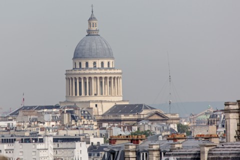 Paris, la coupole du Panthéon vue depuis une tour du 13e arrondissement