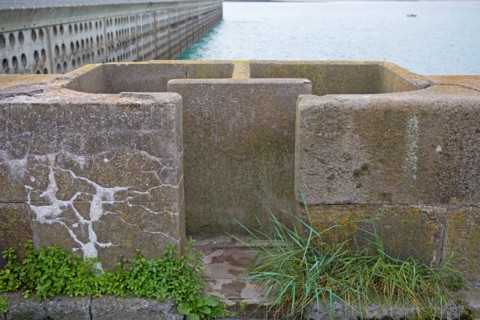 Port de Granville, détail de la digue