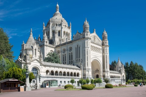 Basilique Sainte-Thérèse de Lisieux