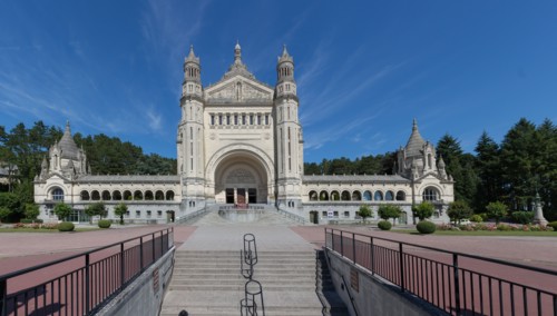 Basilique Sainte-Thérèse de Lisieux