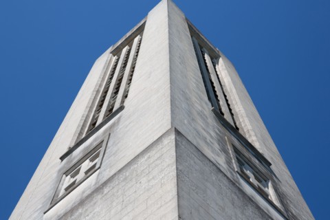 Basilique Sainte-Thérèse de Lisieux, campanile