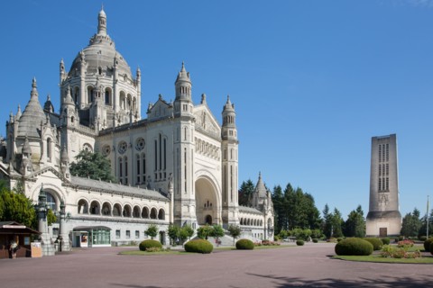 Basilique Sainte-Thérèse de Lisieux