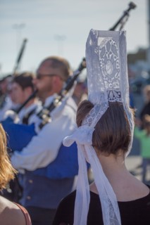 Défilé folklorique à Saint-Guénolé, Finistère Sud