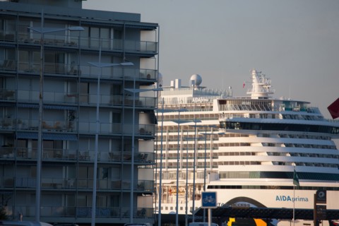 Paquebot de croisière AIDA dans le port du Havre