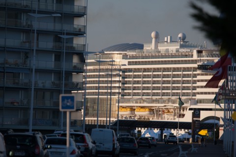 Paquebot de croisière AIDA dans le port du Havre