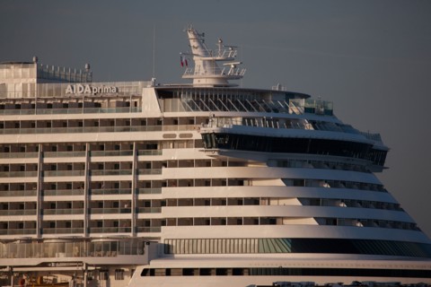 Paquebot de croisière AIDA dans le port du Havre