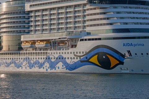 Paquebot de croisière AIDA dans le port du Havre