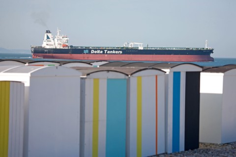 Le Havre, cabines aux portes de colorées, œuvre de Karel Mertens