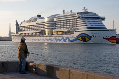 Paquebot de croisière AIDA dans le port du Havre