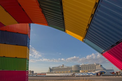 Le Havre, Catène de containers, œuvre de Vincent Ganivet