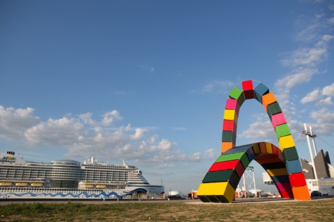 Le Havre, Catène de conteneurs, œuvre de Vincent Ganivet