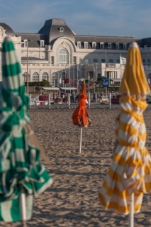 Trouville sur Mer, parasols sur la plage