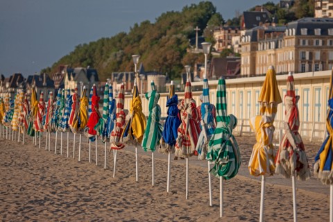 Trouville sur Mer, cabines de bains et parasols