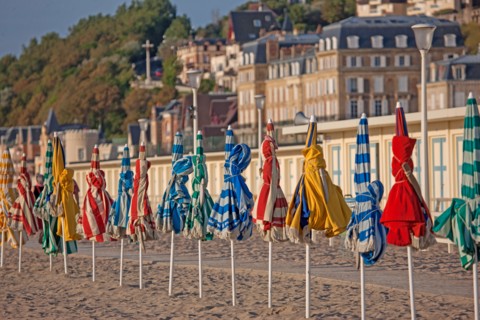 Trouville sur Mer, cabines de bains et parasols