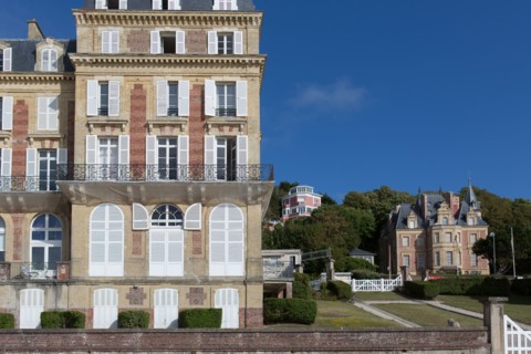 Trouville sur Mer, résidence Les Roches Noires et Villa Montebello