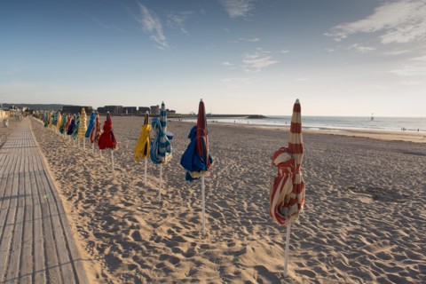Trouville sur Mer, parasols sur la plage