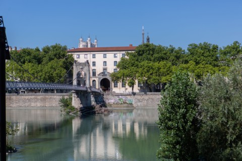 Lyon, Passerelle du Collège sur le Rhône, Basilique Notre Dame de Fourvière au fond