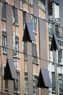 Lyon, 6 Rue Marcel Gabriel Rivière, façades vitrées près de l'entrée de l'Hôtel Dieu rénové en 2018