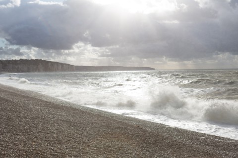 Dieppe, tempête sur la plage