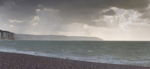 Dieppe, tempête sur la plage