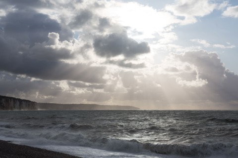 Dieppe, tempête sur la plage