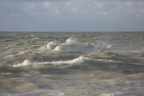 Dieppe, tempête sur la plage