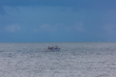 Dieppe, arc en ciel au large de la plage par temps d'orage