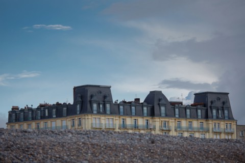 Dieppe, immeubles et hôtels du Boulevard de Verdun par tempête